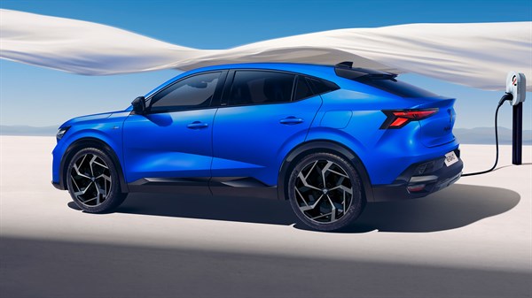 E-Tech plug-in hybrid - recharge - Renault